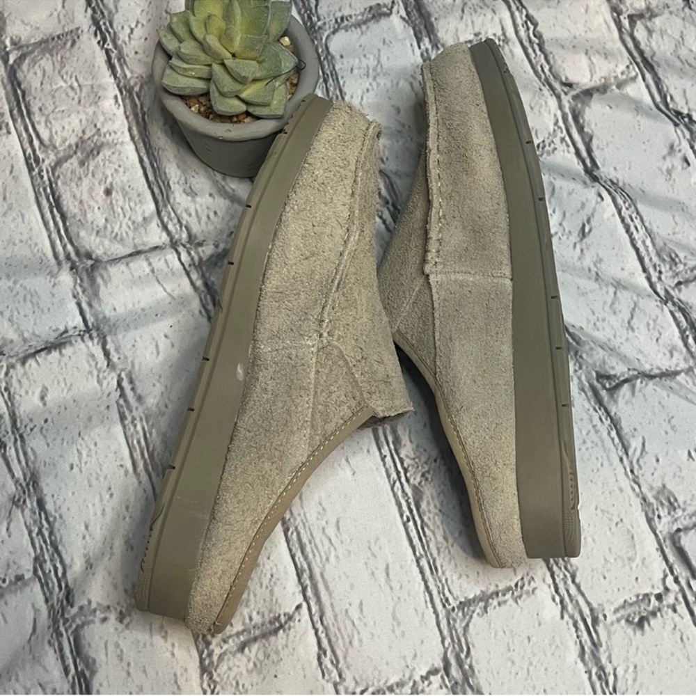 Sperry Slip On Suede Shoes - Picture 4 of 7